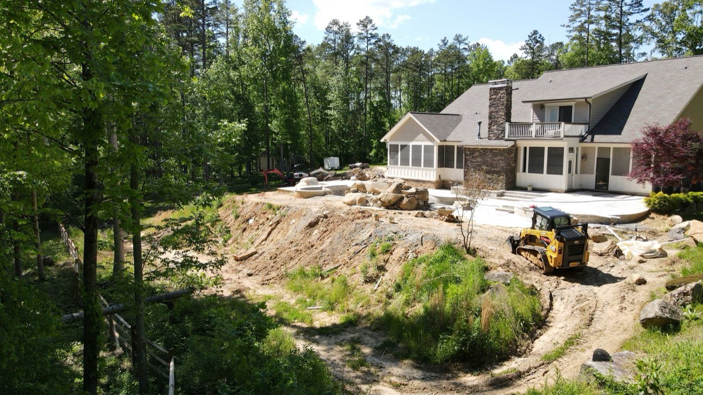 Retaining wall built by Lake Norman Hardscapes in the Lake Norman, NC area