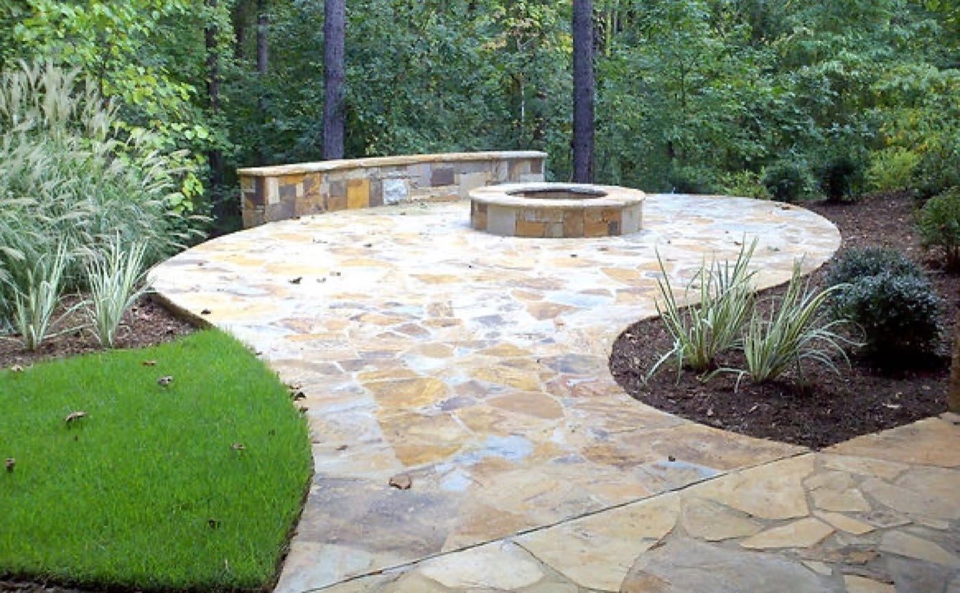 Flagstone patio built by Lake Norman Hardscapes in the Lake Norman, NC area