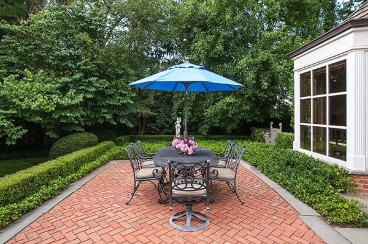 Brick paver patio built by Lake Norman Hardscapes in the Lake Norman, NC area