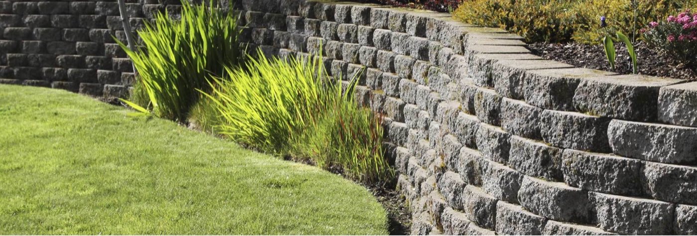 Retaining wall built by Lake Norman Hardscapes in the Lake Norman, NC area