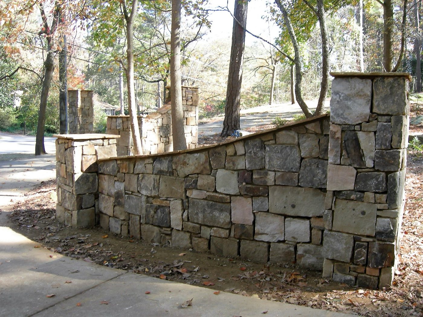 Retaining wall built by Lake Norman Hardscapes in the Lake Norman, NC area